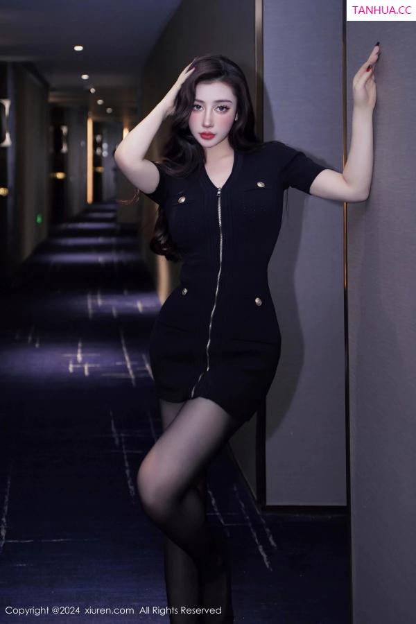   [XiuRen]高清写真图 2024.03.04 No.8170 蕾蕾醒了没 黑丝性感第9张图片